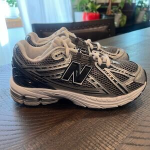 New balance 1906R shoes black and gray 3 youth